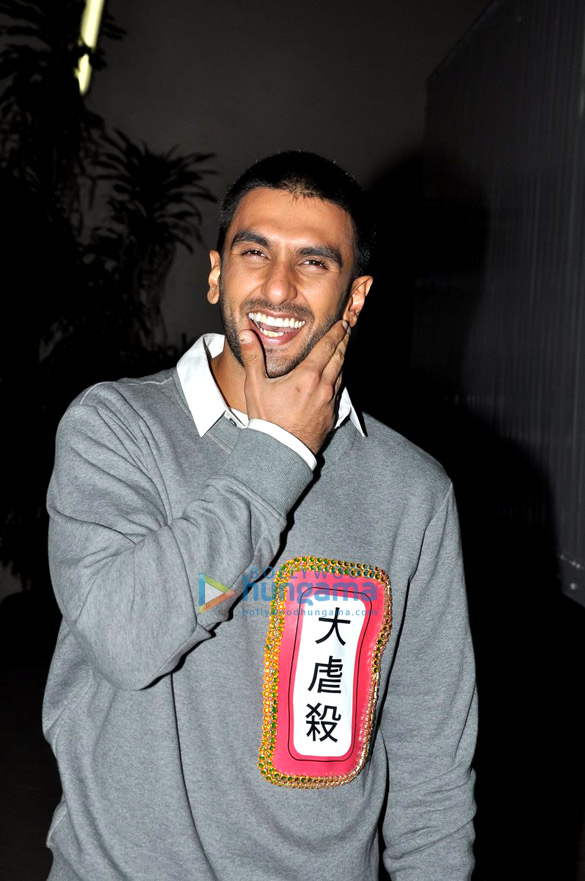 ranveer singh shaves off his moustache during bajirao mastani promotions 4