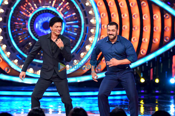 shah rukh khan kajol promote dilwale with salman khan on the sets of bigg boss 9 15
