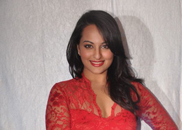 Sonakshi requests producers of Lootera for Eid release