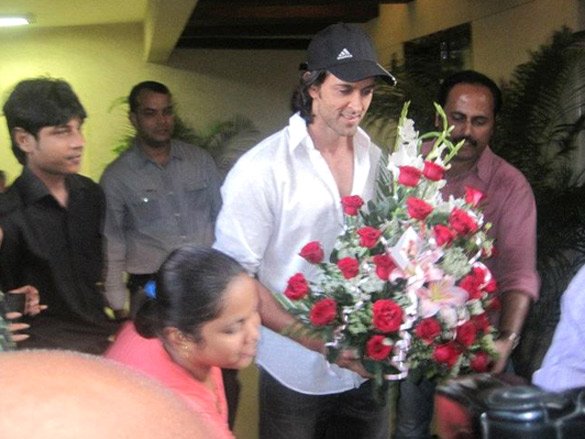 hrithiks 38th birthday celebration with media 7