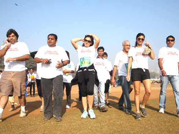 raveena tandon at the mumbai marathon to promote her film gin liya aasman 2