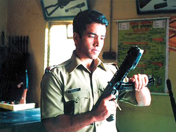 khakee movie still 75