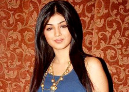 Ayesha Takia to take legal action against airline