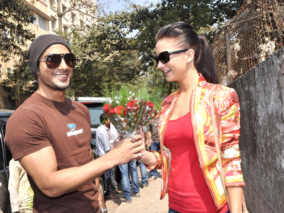 prateik amy celebrate valentines day with students of national mmk college 3