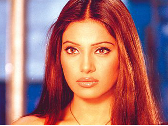 aetbaar movie still 11