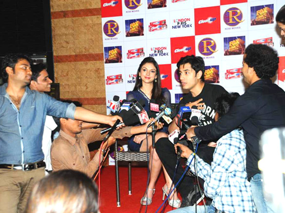 close ups promotional event for london paris new york 5