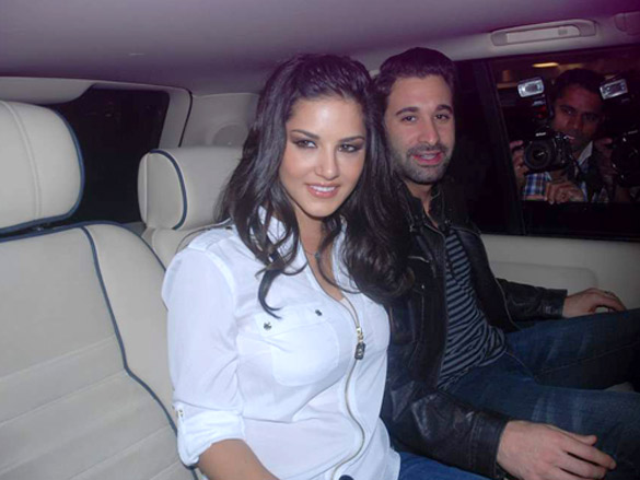 sunny leone arrives in mumbai for jism 2 shoot 9