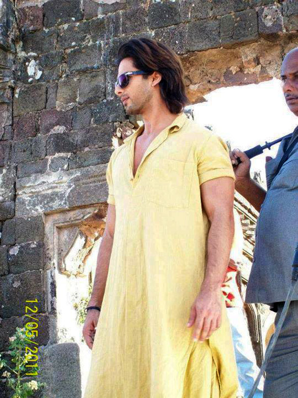 on the sets of teri meri kahani 10