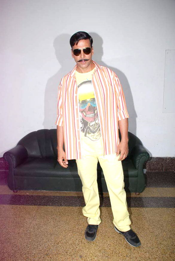 akshay kumar promotes rowdy rathore on dance india dance 11