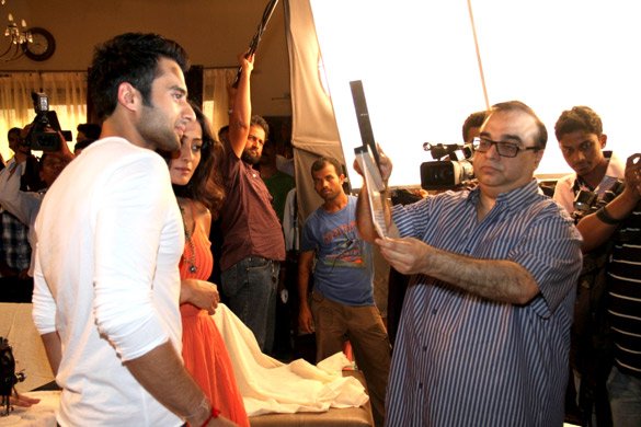 mahurat of vashu bhagnanis ajab gazabb love 3
