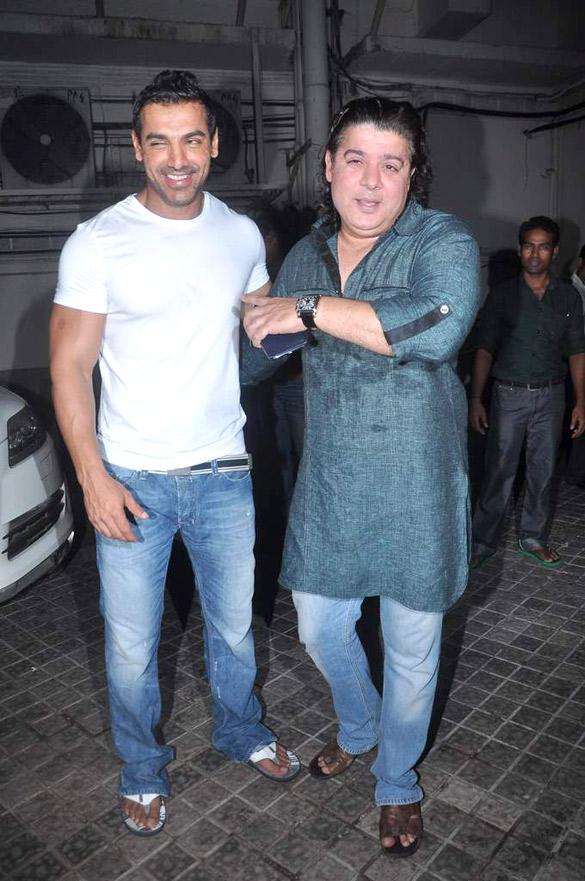 premiere of vicky donor 16