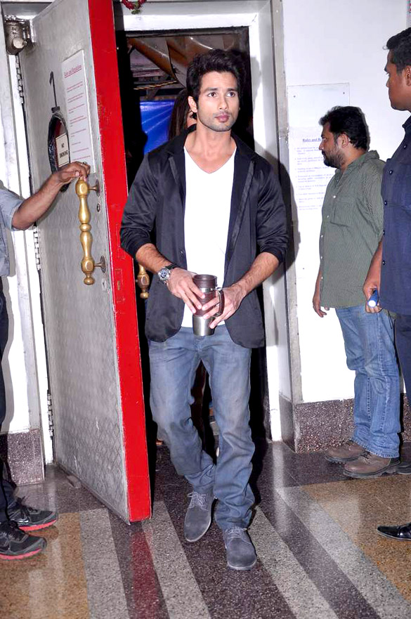 shahid priyanka promote teri meri kahaani on the sets of did lil masters 9