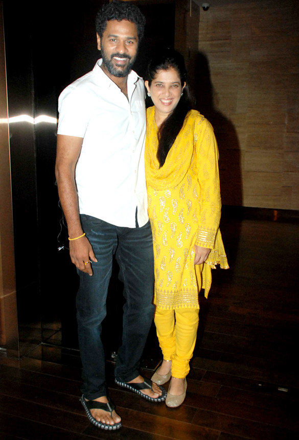 sonakshi sinhas birthday celebrations with akshay kumar 9