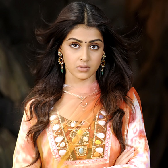genelia dsouza 30