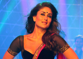 Babita watches Kareena’s ‘Halkat Jawaani’