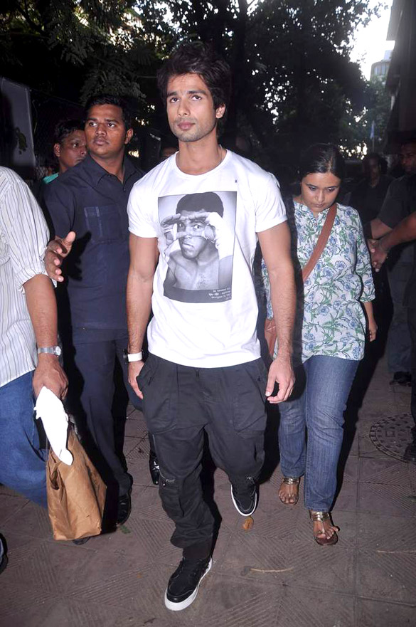 shahid priyanka visit jaihind college 13