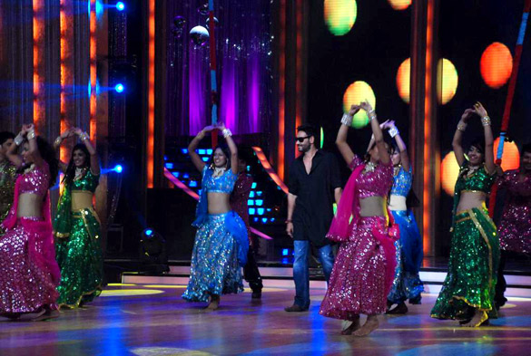 ajay abhishek rohit shetty on the sets of jhalak dikhhlaa jaa 5 4