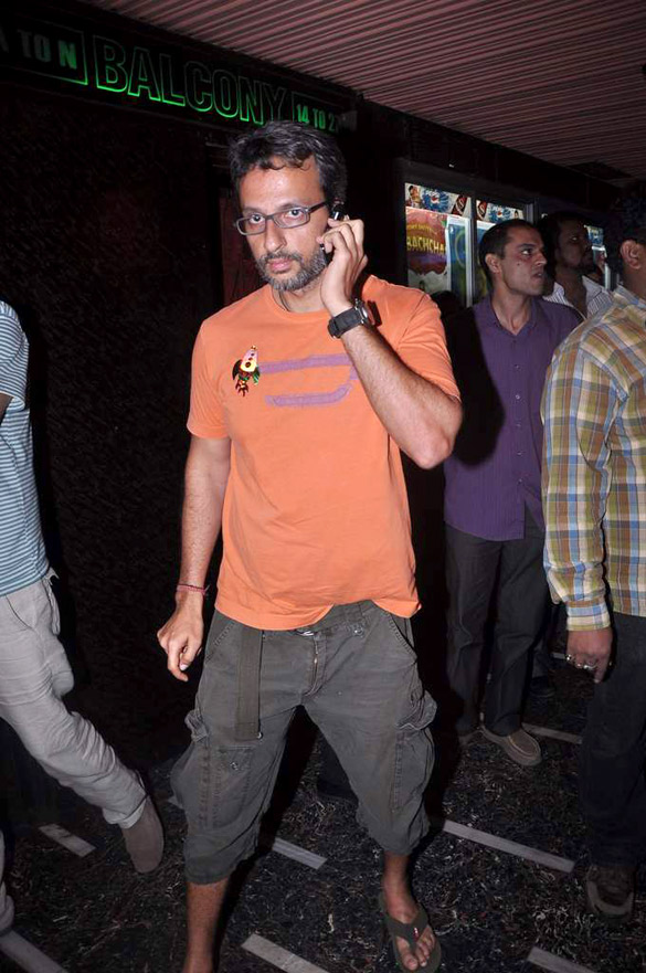 abhishek meets fans at bol bachchan screening 8