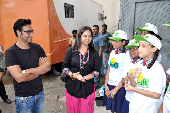 ajay rohit meet children from smile foundation 6