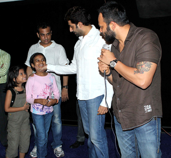 abhishek rohit shetty visits cinemax for audiences reaction 5