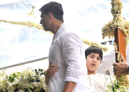 Aarav lights grandpa Rajesh Khanna’s pyre