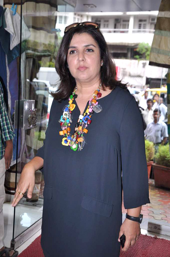 farah khan chitrangda singh promote joker with aliens 9
