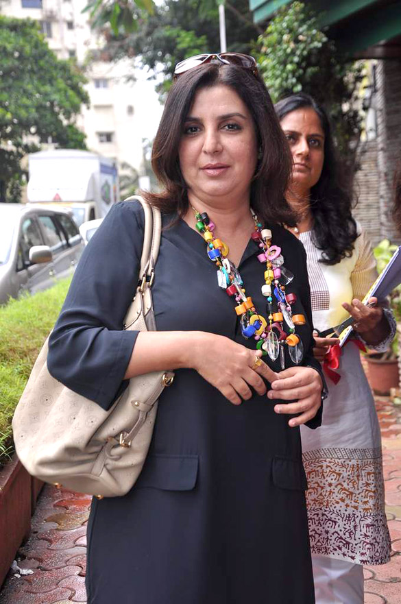 farah khan chitrangda singh promote joker with aliens 15