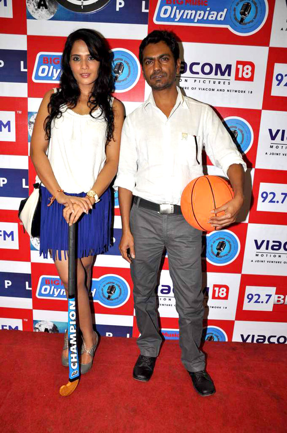 starcast of gangs of wasseypur 2 on the sets of 92 7 big fm 6