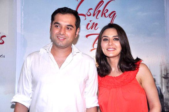 song launch of kudiye di kurti from ishkq in paris 4