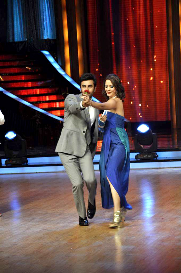 promotions of barfi on the sets of jhalak dikhhla jaa 10
