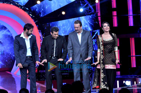 ajay sanjay salman and sonakshi on the sets of bigg boss 6 4