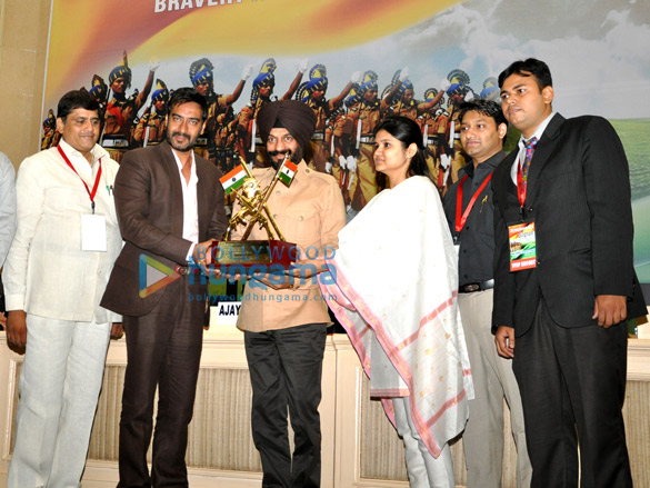 ajay devgn rohit shetty facilitated with pride of the nation award 2