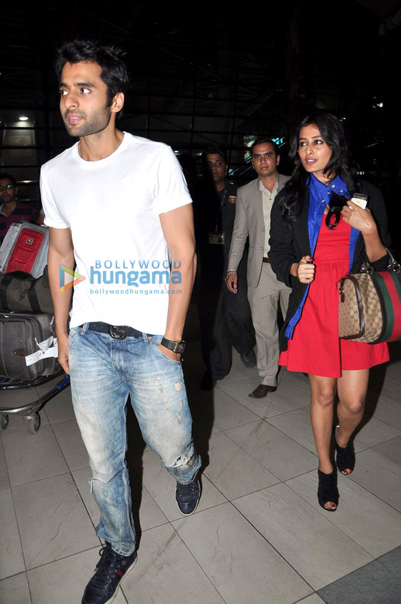 jackky nidhi subbaiah snapped at the airport 2