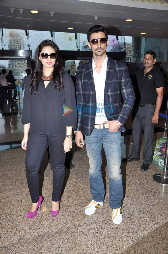 promotion of luv shuv tey chicken khurana at infiniti mall 12