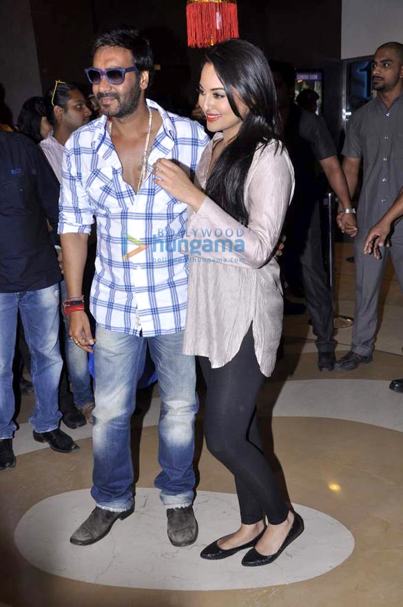 ajay sonakshi promote son of sardaar at fame cinemas 7