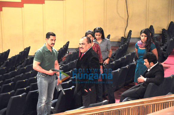 aamir khan on the sets of cid 12