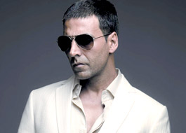 Akshay celebrates Rowdy Rathore anniversary with Boss