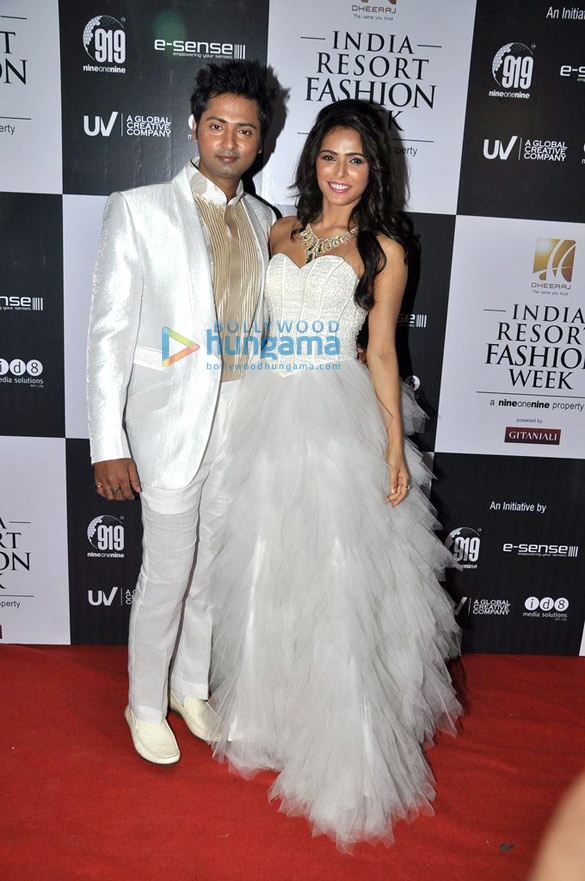 zeenat aman walks for riyaz gangji at india resort fashion week 2012 9