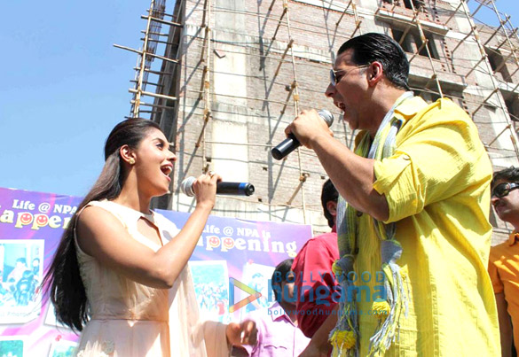 akshay kumar and asin promote khiladi 786 in indore 6