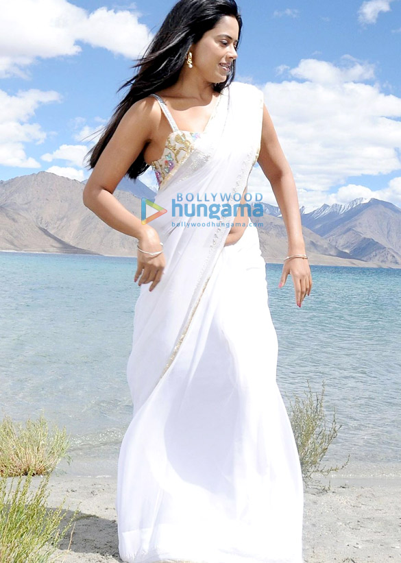 sameera reddy 77