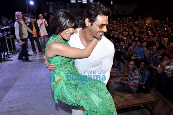 arjun chitrangda at iit mood indigo for inkaar 3