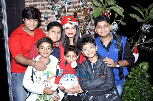rakhi sawant spends christmas with kids at home 2