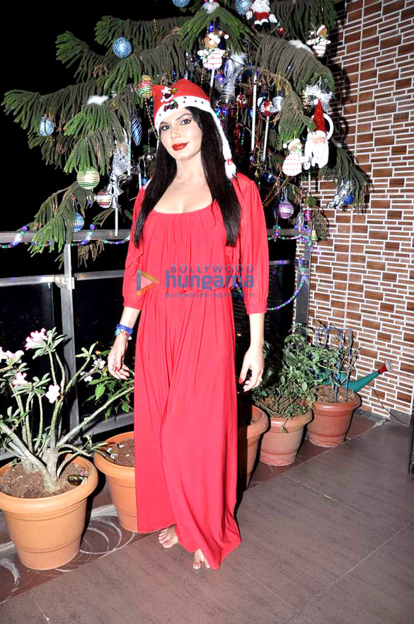 rakhi sawant spends christmas with kids at home 8