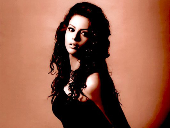 aamna shariff 22