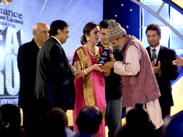 aamir at cnn ibn heroes event 4