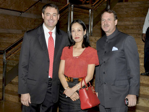 aamir anil and kangna grace haiti earthquake fundraiser auction 23