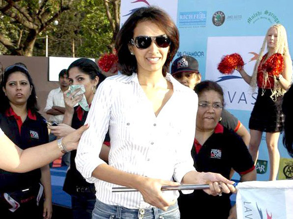 akshay deepika dino at lavassa car race for women 11