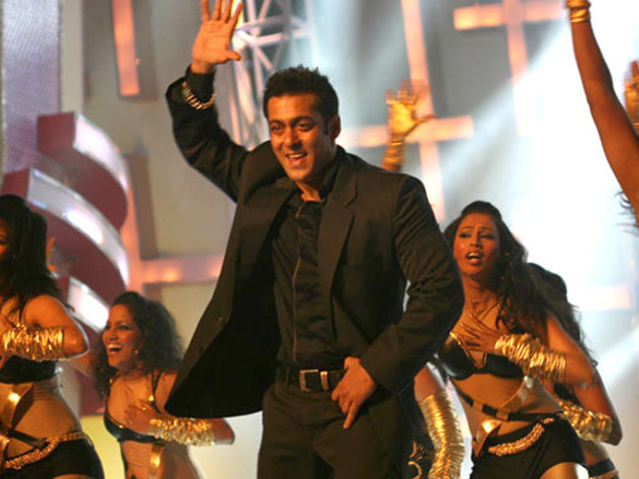 big b shahrukh salman and akshay perform for cintaa superstars ka jalwa 4