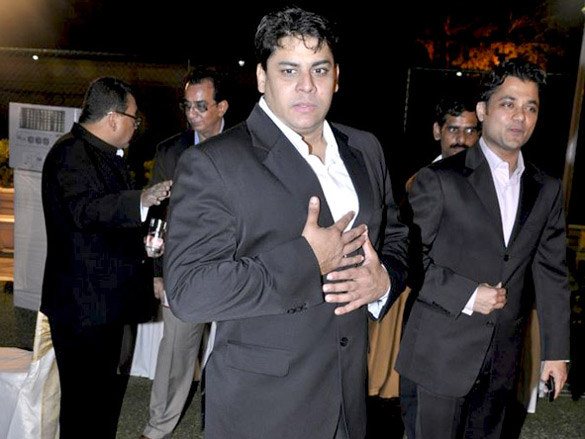 cyrus broacha and kunal vijaykar grace aaa crab race event 11