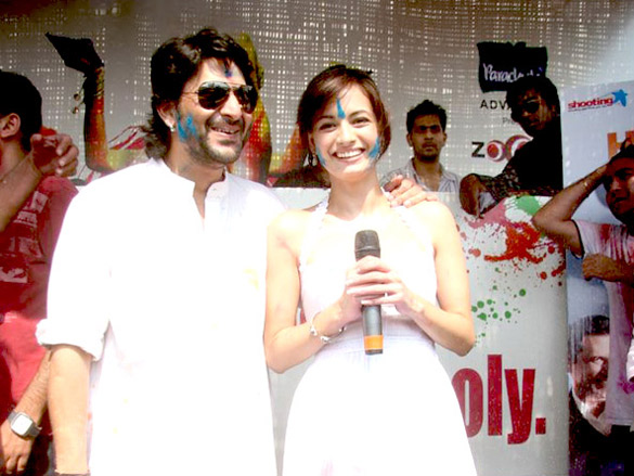 dia and arshad promote hum tum aur ghost at zooms holi party 4